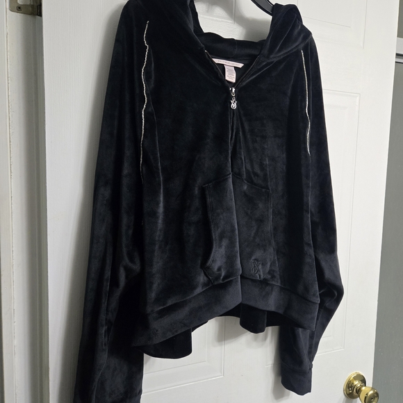 Victoria's Secret Black Velvet Garment - Picture 9 of 9